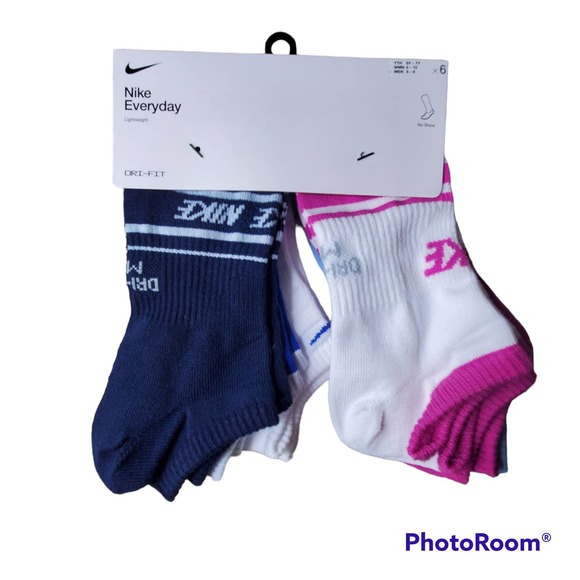 Nike Accessories - Nike 6 pack no show socks new medium women's